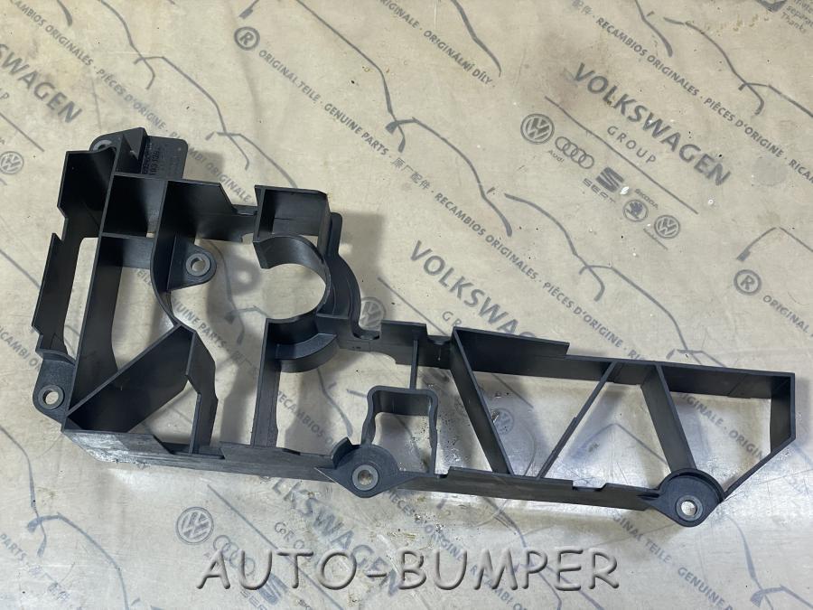 VW Touareg NF Вставка поддона (маслоотражатель) 06E103138G